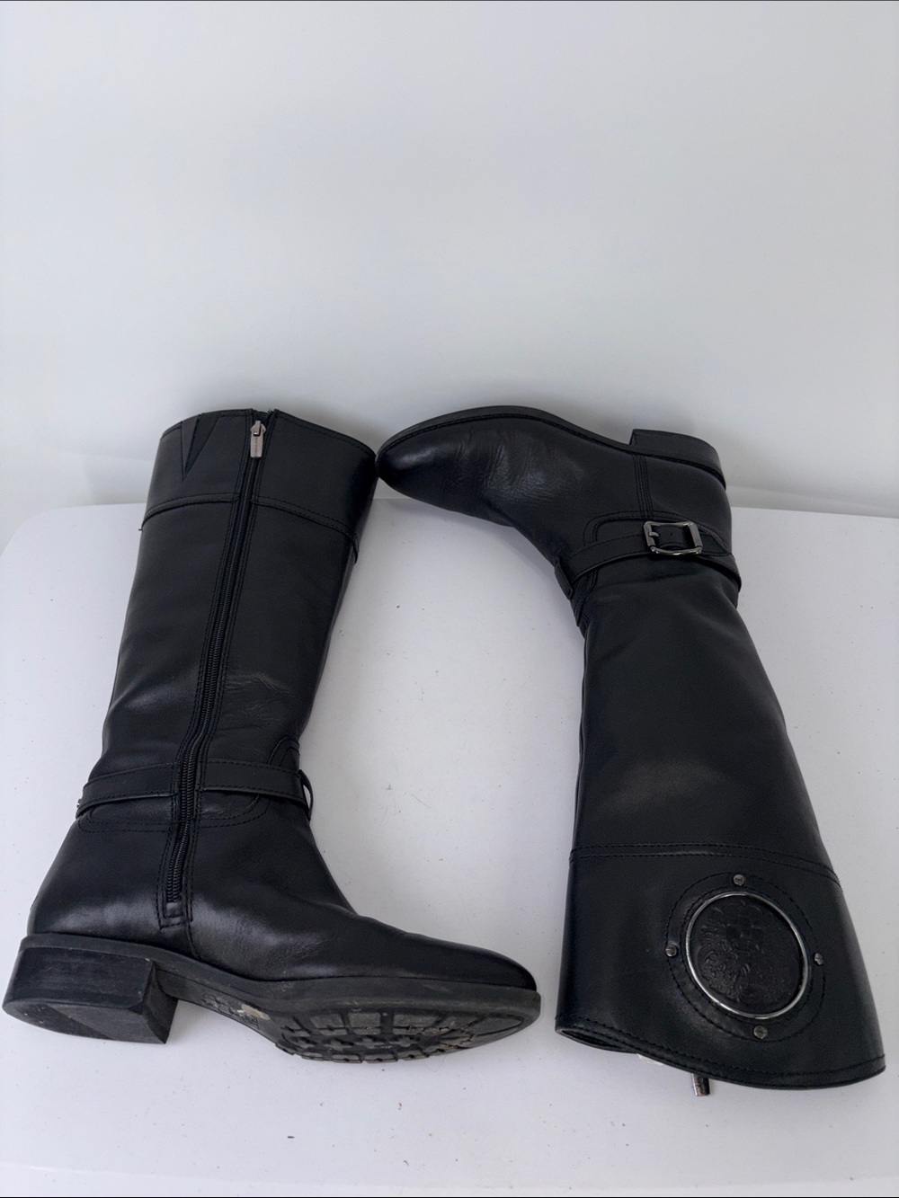🪡 Vince Camuto Phillie Black Leather Knee Boots with Medallion riding - Picture 5 of 9